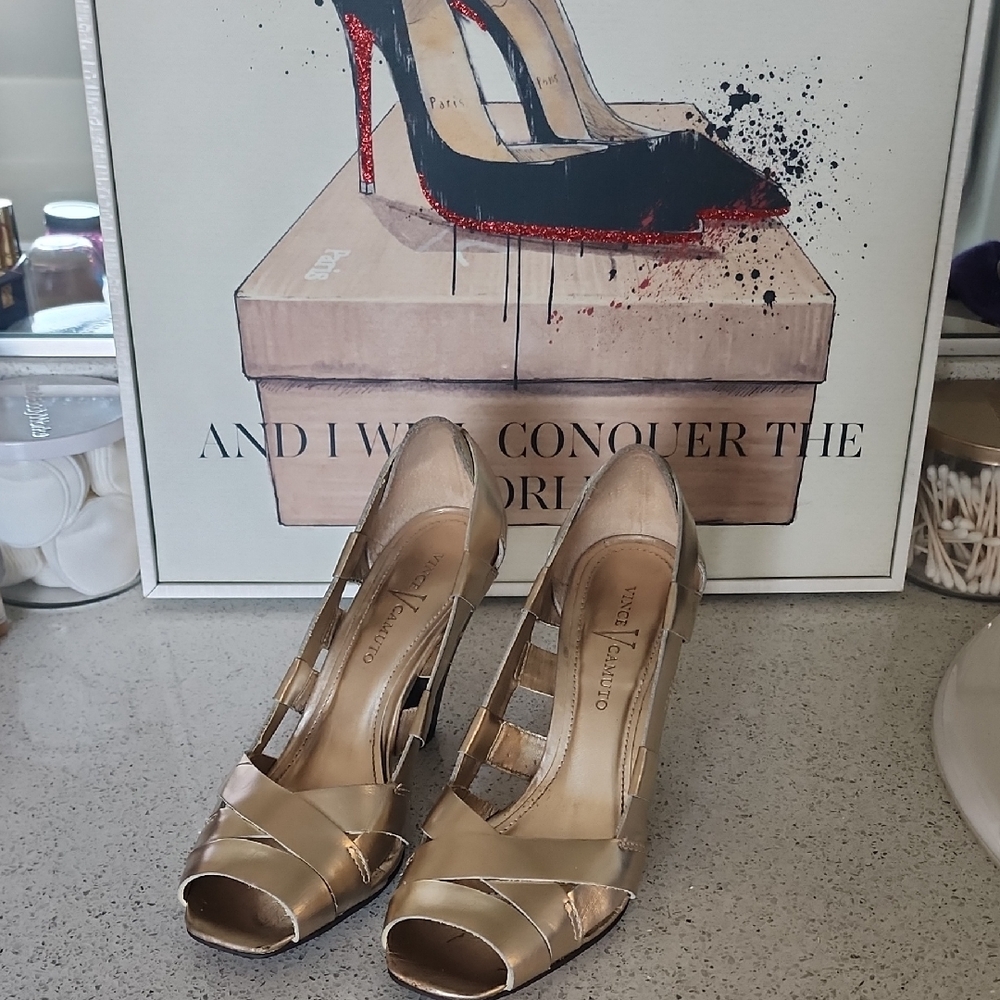 Vince Camuto Gold Heels Elegant Stiletto Design